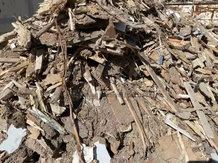 Resíduos de reciclagem de paletes de madeira